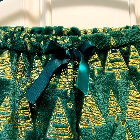 SOFT AND COZY CHRISTMAS TREE PAJAMAS  XS/S - Picture 4 of 16